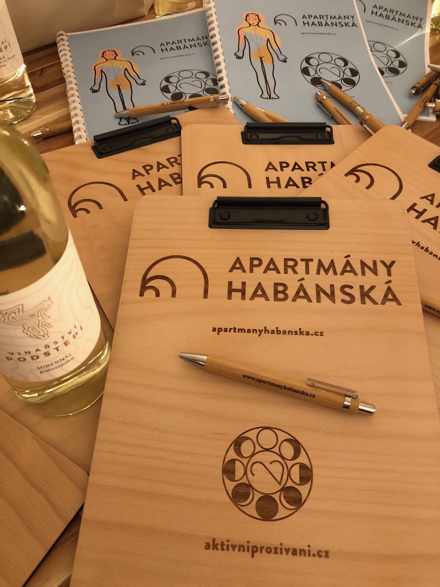 ZAJIŠTĚNÍ REKLAMNÍCH PŘEDMĚTŮ, LOGA A SLUŽEB GRAFIKA